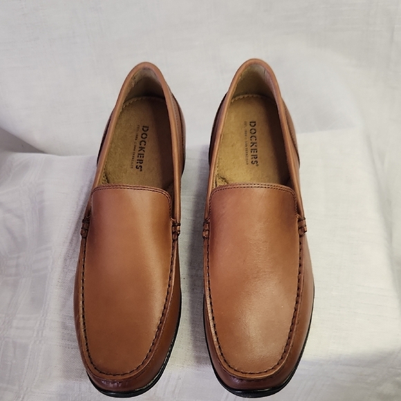 NWOT Dockers Brown Leather Slip-On Loafers with Moccasin Seam - Picture 2 of 8